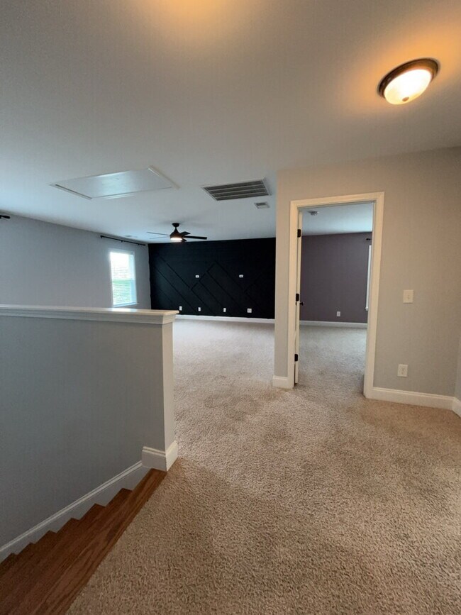 Building Photo - 373 Whispering Breeze Ln
