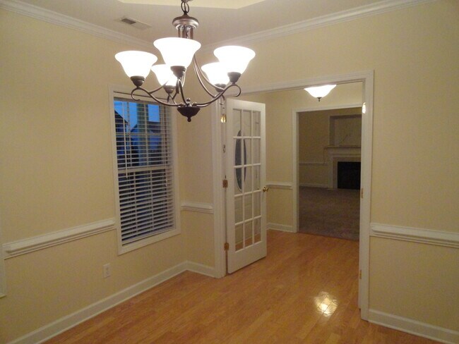 Building Photo - 4 Bedroom 2.5 Bathroom! BRIDLEWOOD SUBDIVISION!  Coming Available at the end of July!