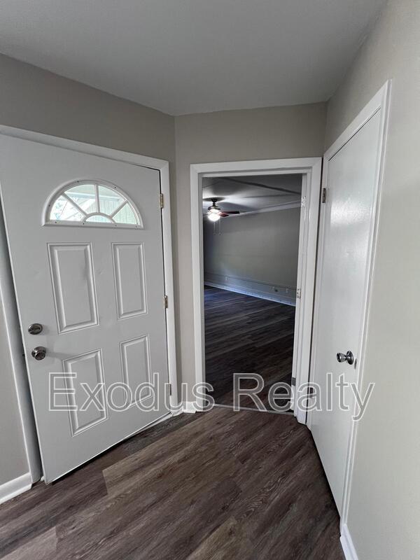 Building Photo - 157 Maranatha Cir
