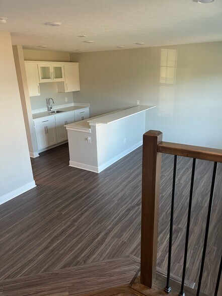 Building Photo - 944 Parkway Dr