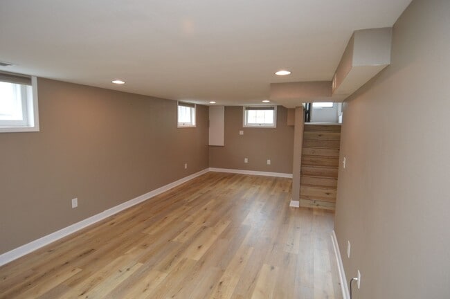 Building Photo - Wonderful 2 Bedroom/2 Bathroom House for Rent