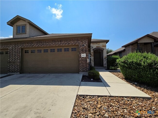 Building Photo - 697 Creekside Cir