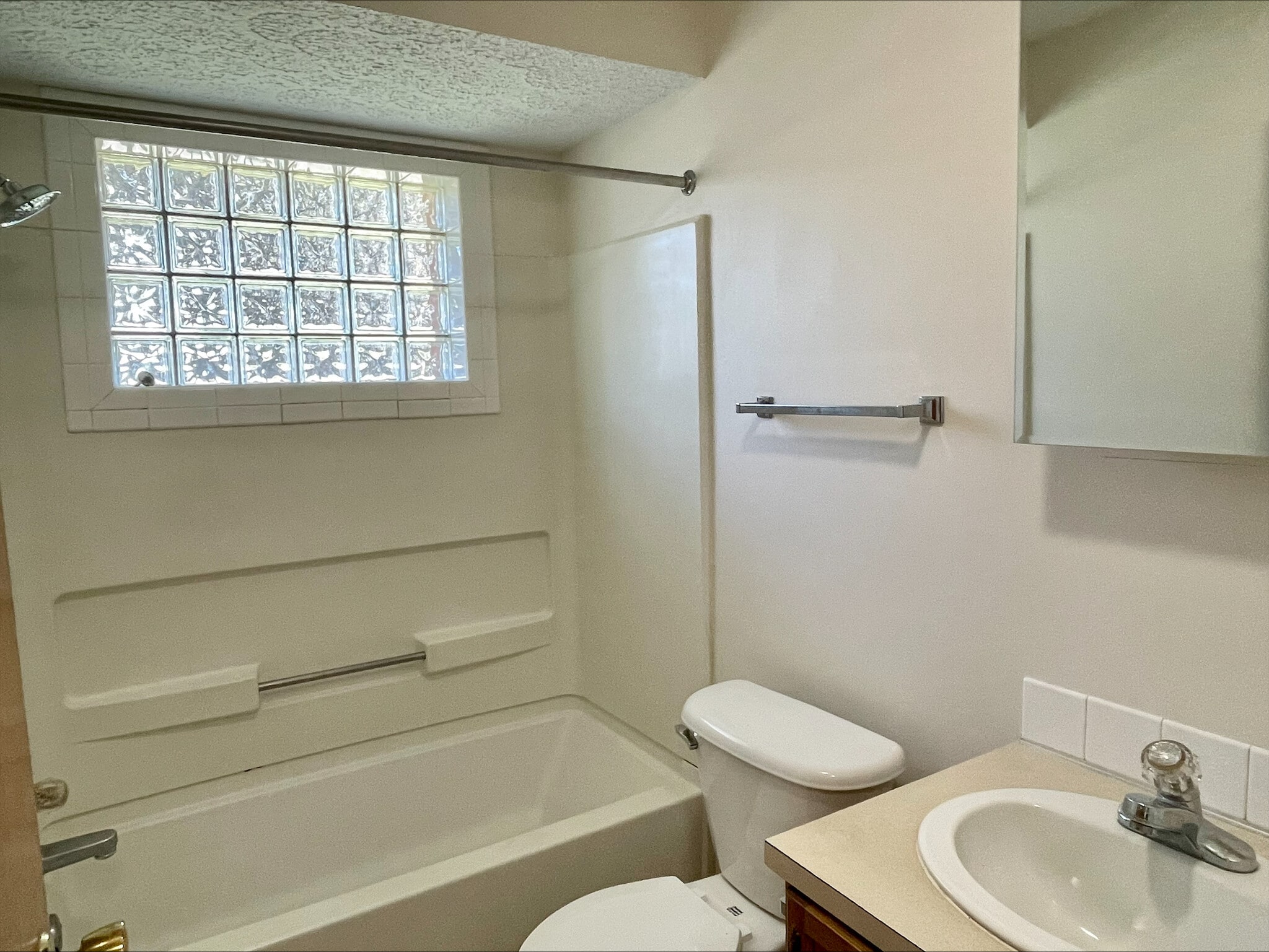 Building Photo - 2290 27th St SW