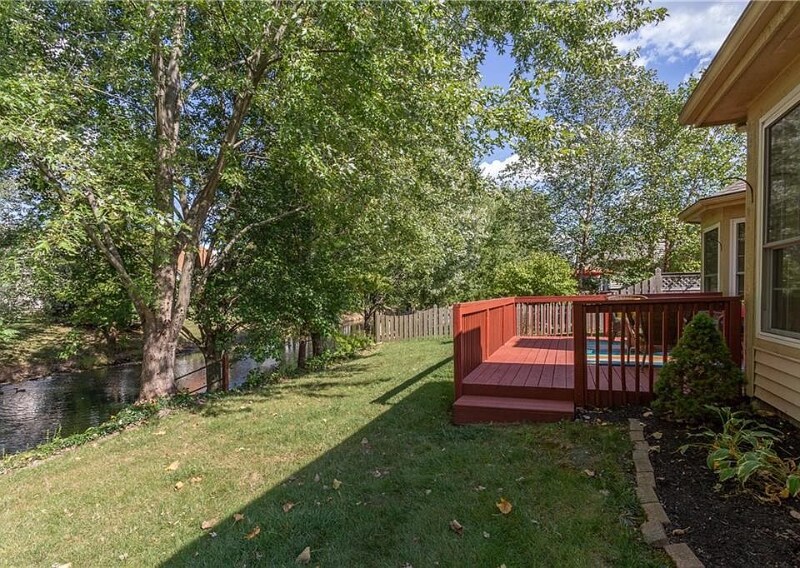 Building Photo - 608 Burr Oak Dr