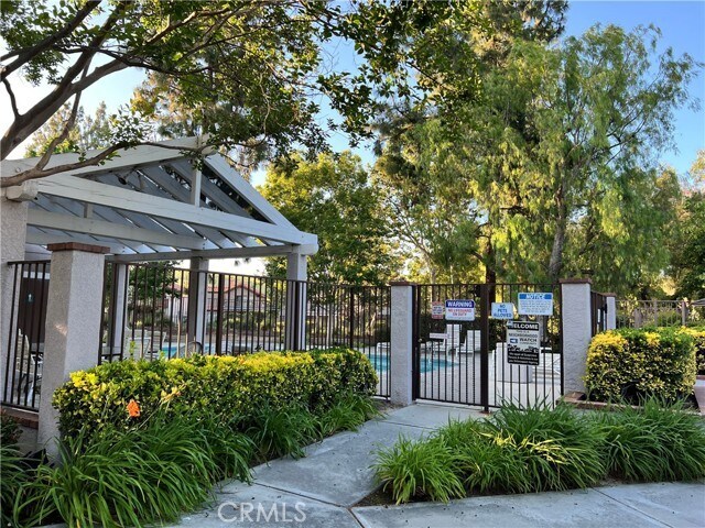 Building Photo - 17765 Redford Pl