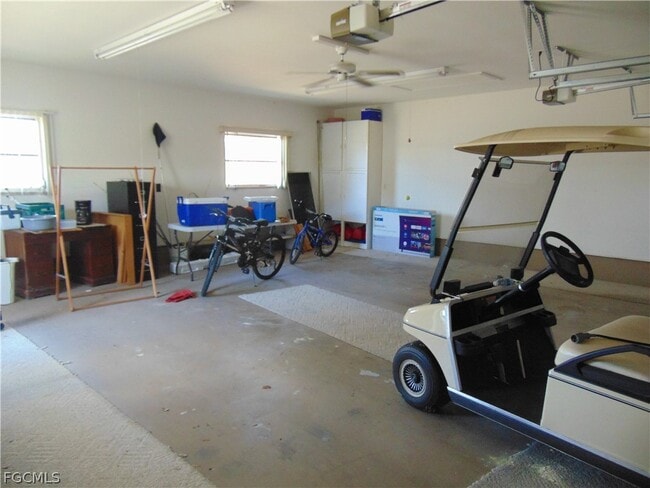 Building Photo - 1092 Riverbend Dr