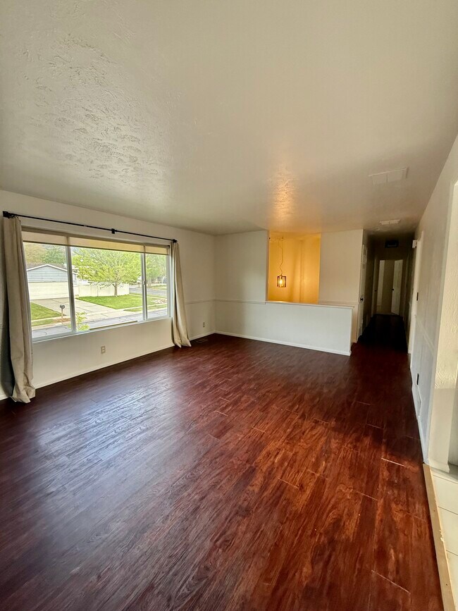 Building Photo - 11152 S Lyndbrook Way