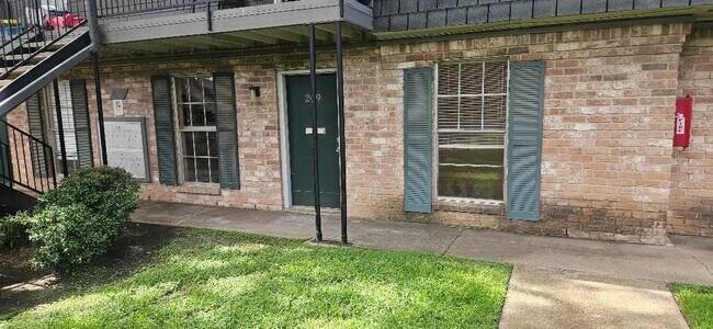Building Photo - 8941 Gaylord Dr
