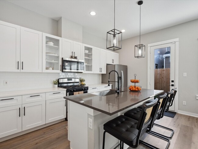 Primary Photo - 8411 Berry Brush Ln