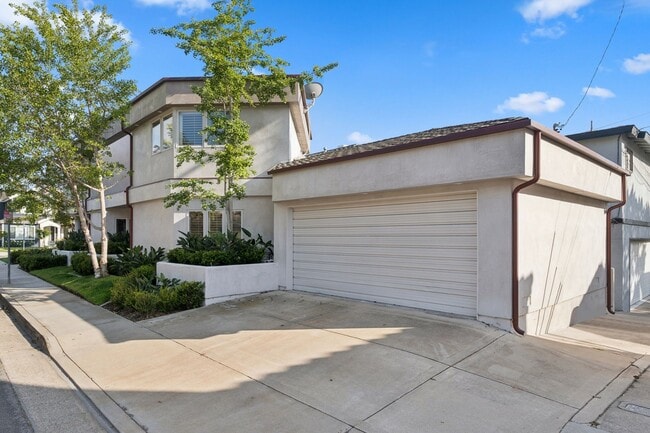 Building Photo - 721 Marigold Ave