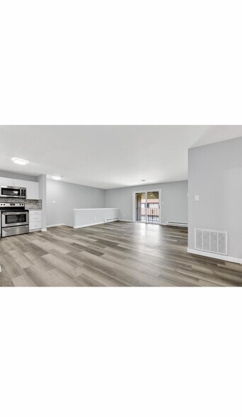 Building Photo - 7140 Mariner Dr