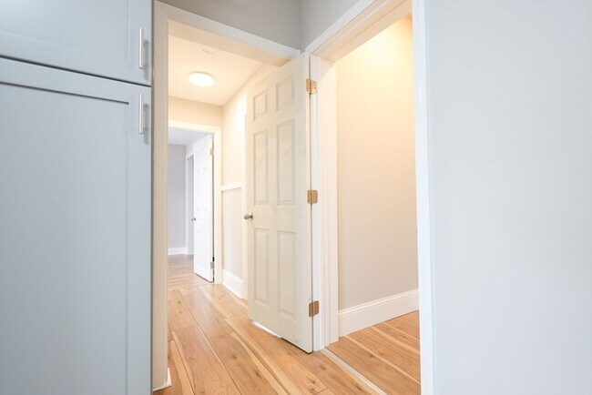 Building Photo - 31 Graham St