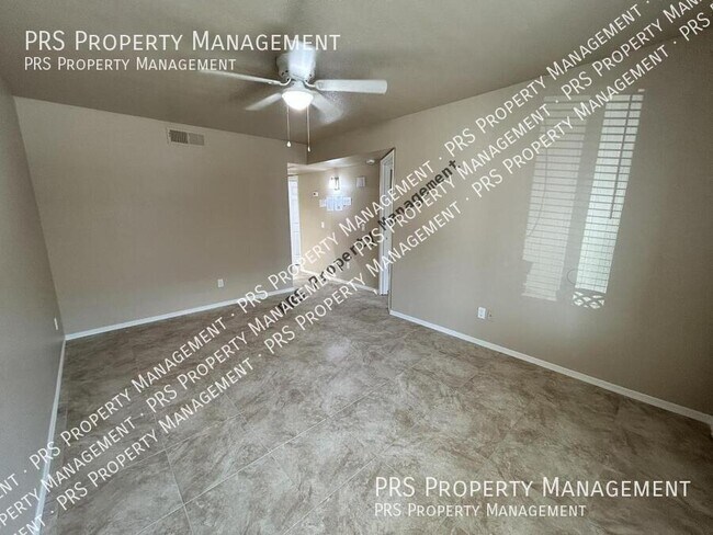 Building Photo - 551 S Lesueur-Unit 2