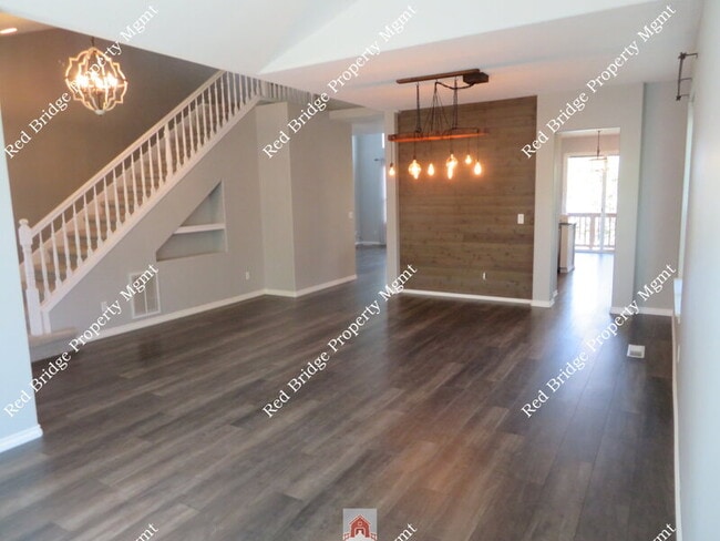 Building Photo - 18385 SW Swanstrom Dr