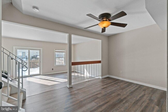 Building Photo - 5 Bardia Ct