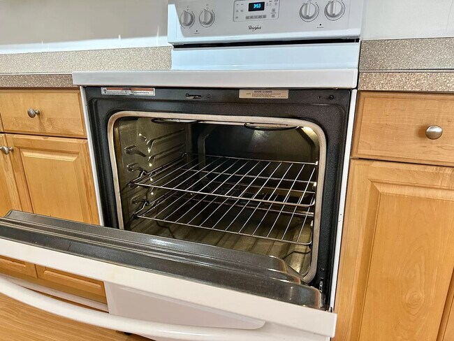 Building Photo - 1733 Mayo St