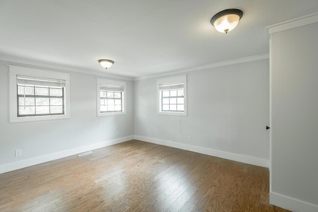 Building Photo - 671 Tremont Pl