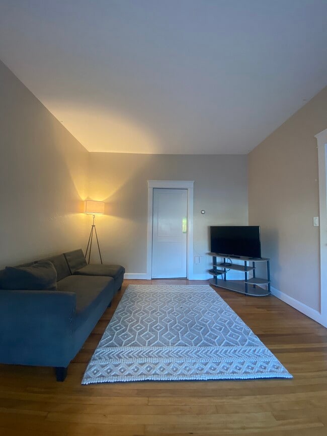 Building Photo - 107 Bellevue Ave