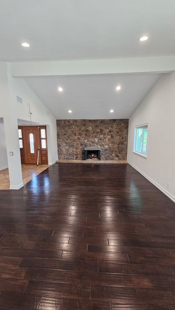 Building Photo - Gorgeous Newly Remodeled 4 Bedroom 2 Bath ...