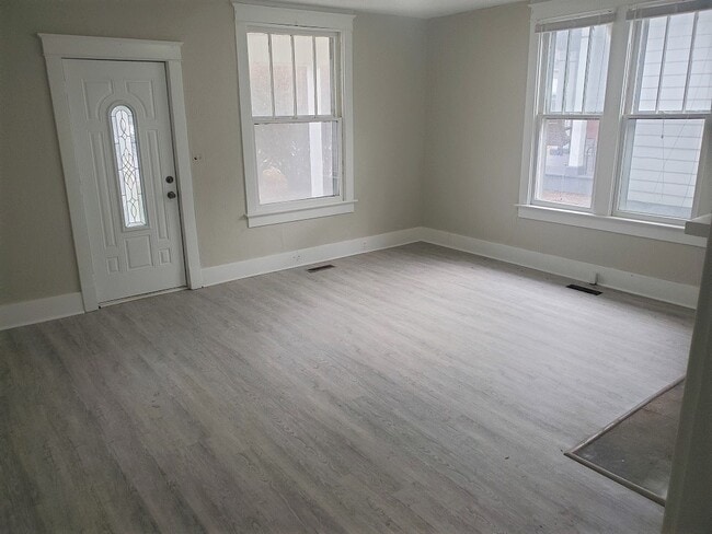 Building Photo - 405 N Boren St