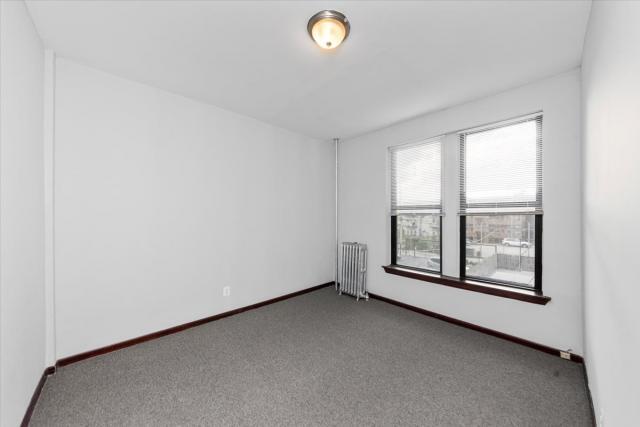 Building Photo - 2 bedroom in Chicago IL 60637