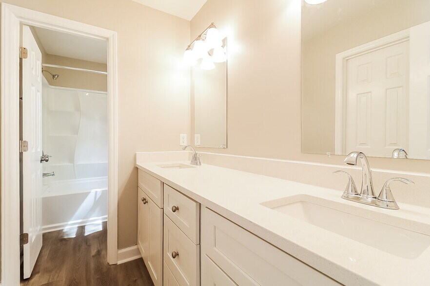 Building Photo - 4308 Birmingham Way