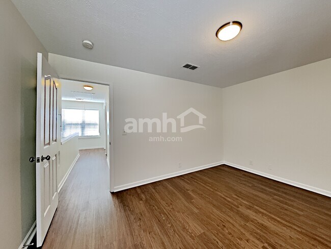 Building Photo - 8912 Ristau Ct