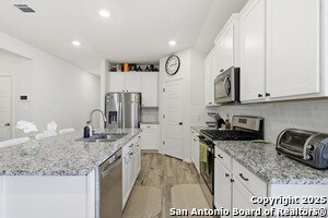 Building Photo - 1308 Lydian Broom