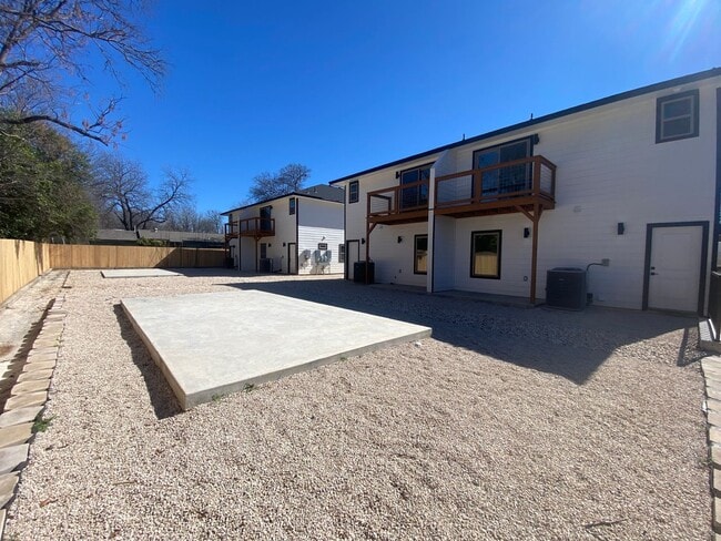 Building Photo - Magnolia Condos- 2 Bed + Study, 3 Bathrooms