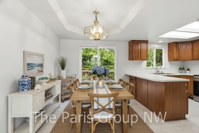 Building Photo - Spectacular Spacious 5BR Home in Sultan * Great Location * New Paint/Flooring/Appliances +++