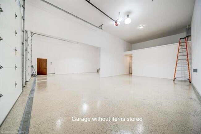 Building Photo - 2448 Le Clerc Rd S