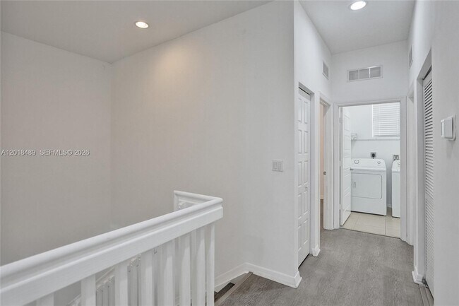 Building Photo - 643 NE 191st Terrace