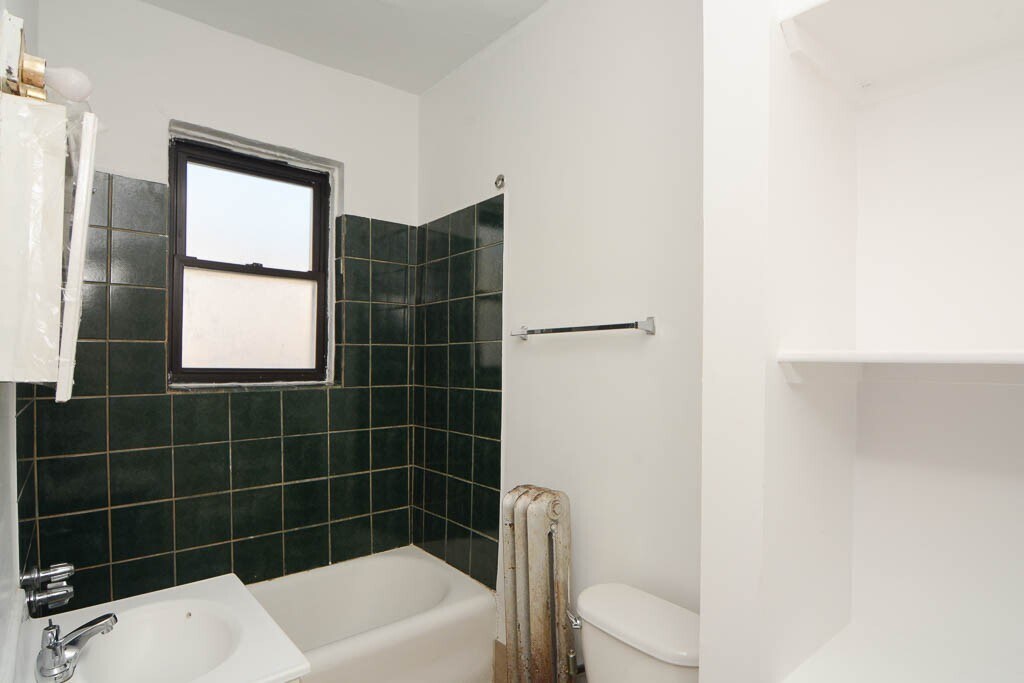 Building Photo - 4854 N Damen Ave