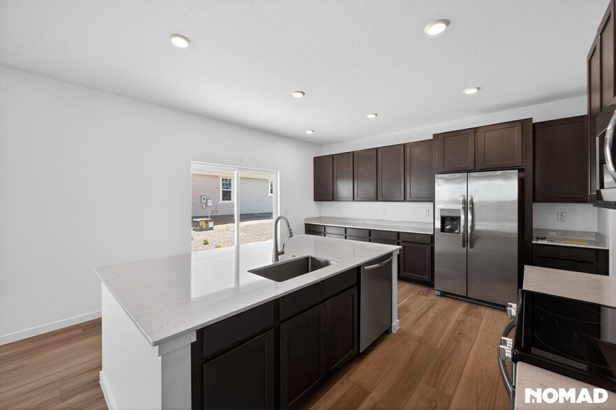 Building Photo - 4858 Astor Pl