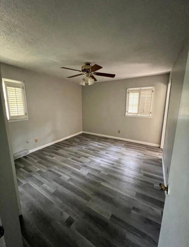 Building Photo - 14 Lynn Haven Dr