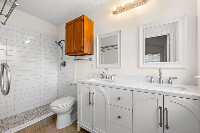 Building Photo - 1705 Laurel Path