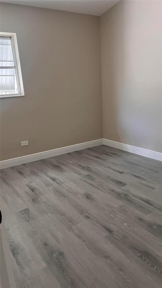 Building Photo - 6540 SW 4th St