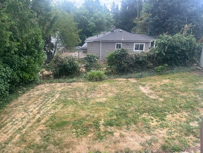 Building Photo - Multnomah Village 2 bedroom cottage delight