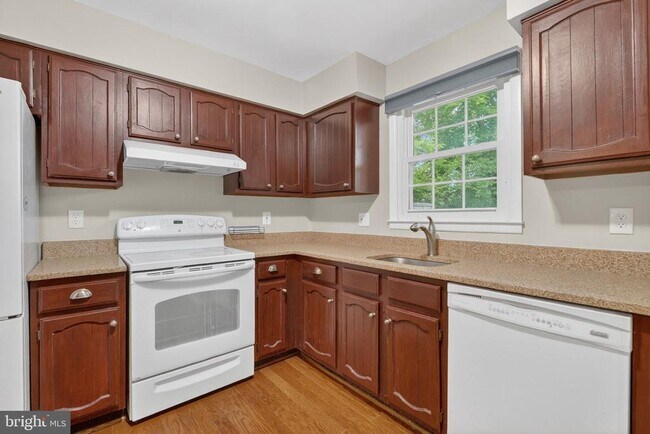 Building Photo - 9821 Owens Ct