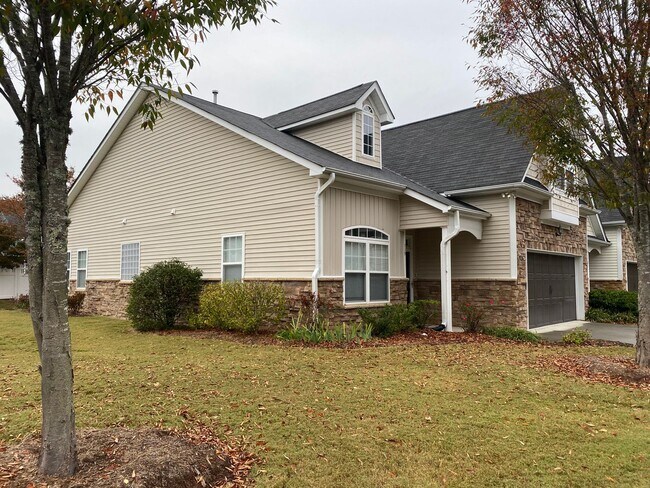 Building Photo - Luxury 3 Bedroom  Townhome in South Durham...