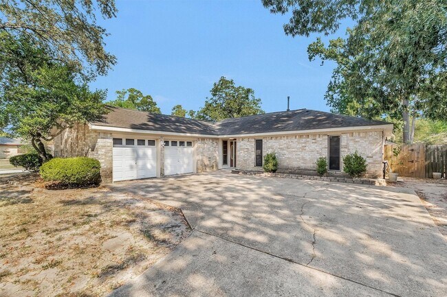 Building Photo - 23918 Spring Gum Dr
