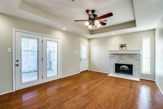Building Photo - 11658 Lakeside Park Dr