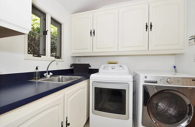 Building Photo - 4 Bed in Palos Verdes Estate • Valmonte Neighborhood