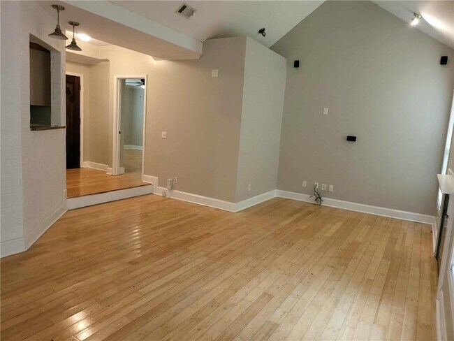 Building Photo - 3873 King Edward Trail SW