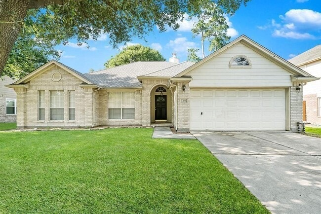 Building Photo - 1319 Castlemist Dr