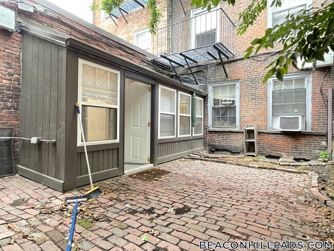 Building Photo - 60 Anderson St