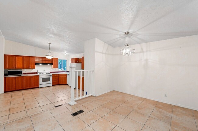 Building Photo - 13507 W Stella Ln