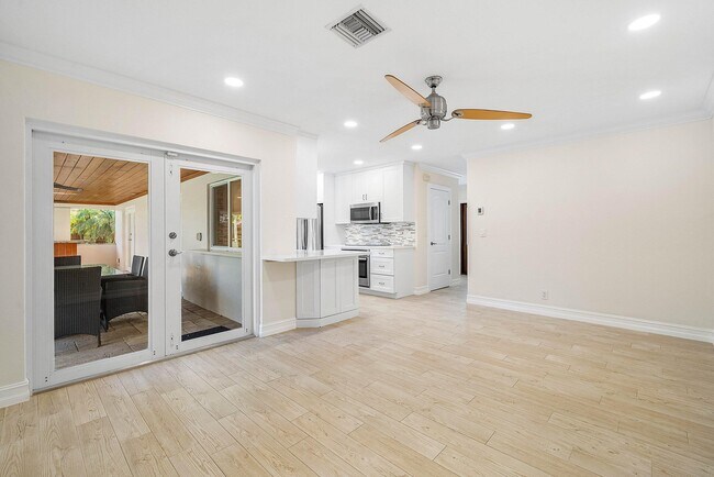 Building Photo - 1061 NW 3rd St