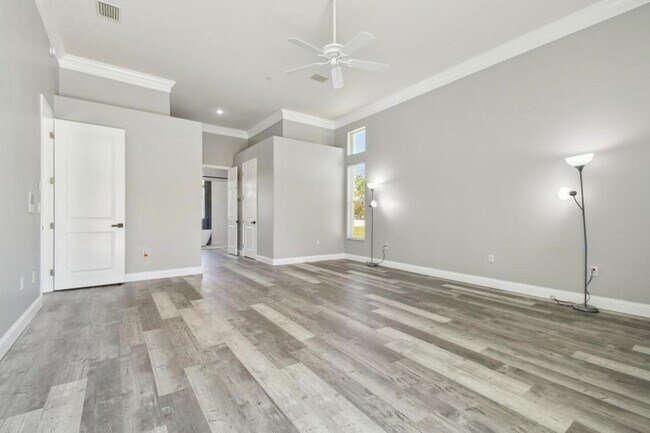 Building Photo - 6644 Country Club Rd