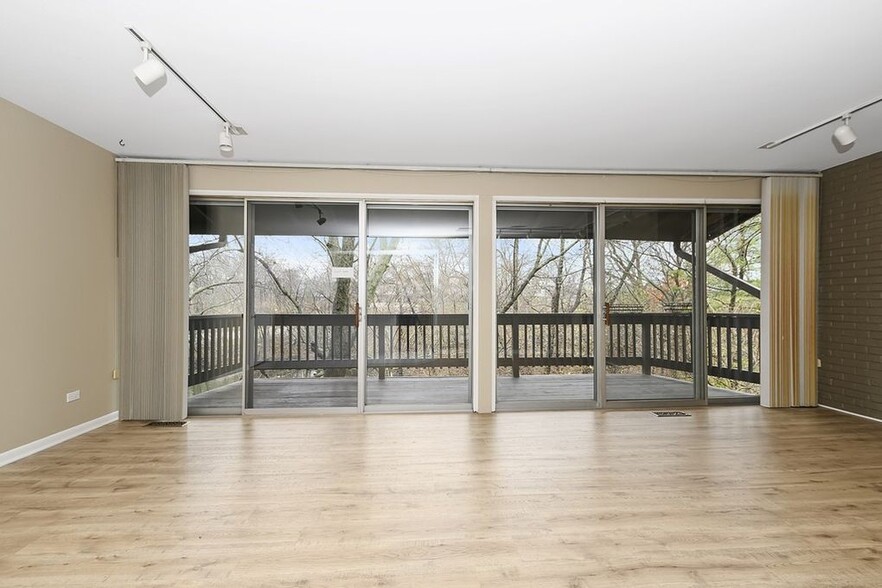 balcony lake view - 5523 E Lake Dr